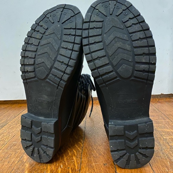 Women’s Lace Up Low Heel Combat Boots - Picture 4 of 5